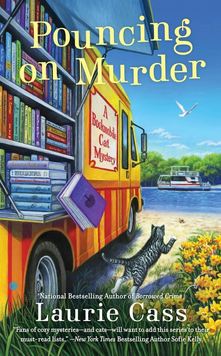 Pouncing on Murder (A Bookmobile Cat Mystery #4)