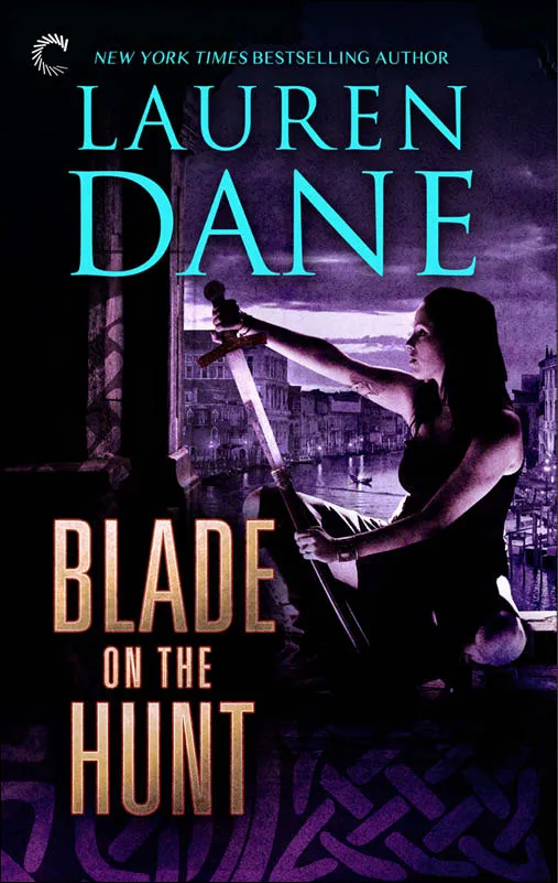 Blade on the Hunt (Goddess with a Blade #3)
